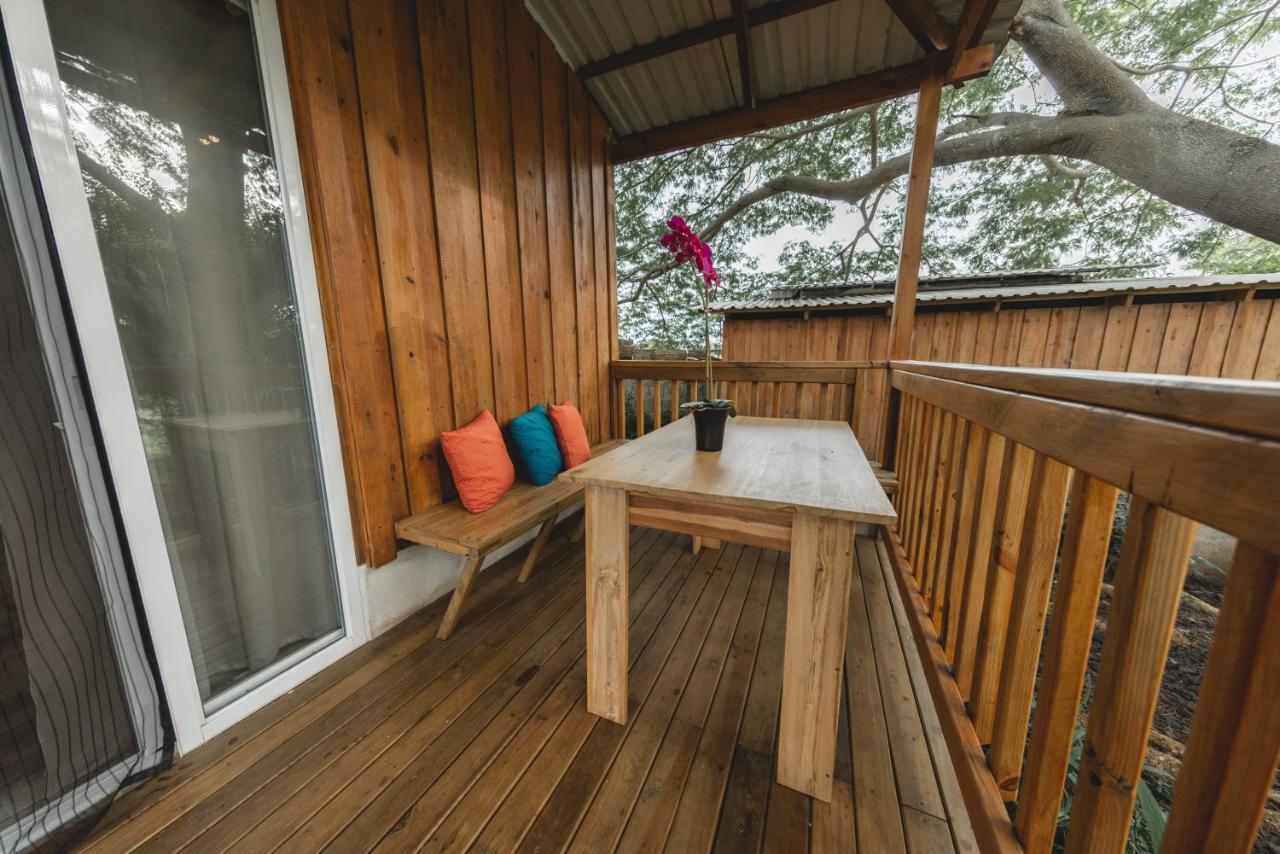 Calalas Lodge Nindiri Exterior photo
